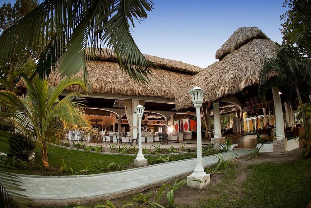 Hotel Palma Real Sambo Creek ภายนอก รูปภาพ
